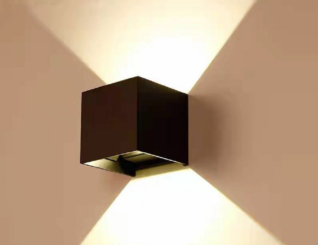 Artistic Wall Luminaire