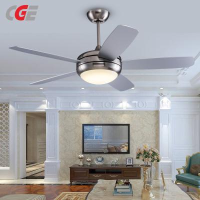 CGE-5268G Vintage-inspired fan with blade and light 